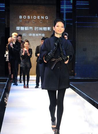 超模吕燕的丈夫和家人近况,超模吕燕全家