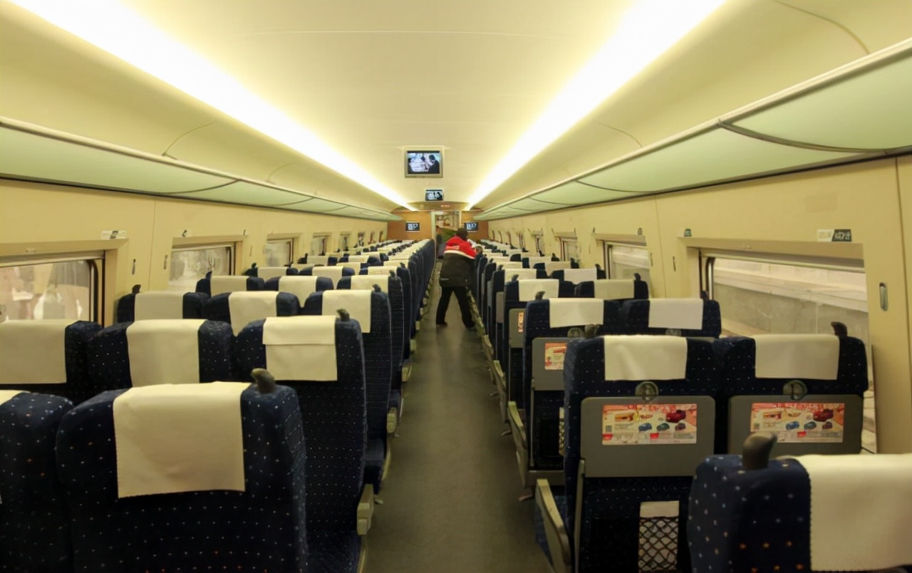 火车座位号为什么没有e,为什么高铁座位有abcdf号