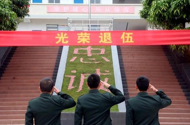 士官逐月能安排工作吗,士官逐月每年都要考核吗