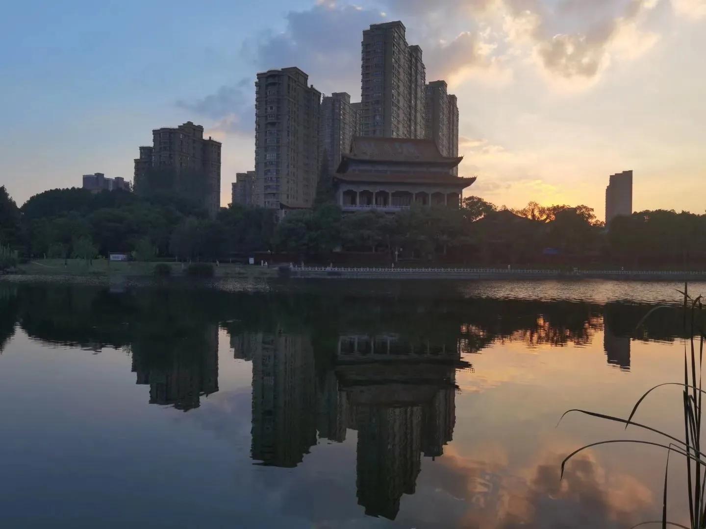 人生最大的财富是健康开心过好,人生最大的财富是健康的活着