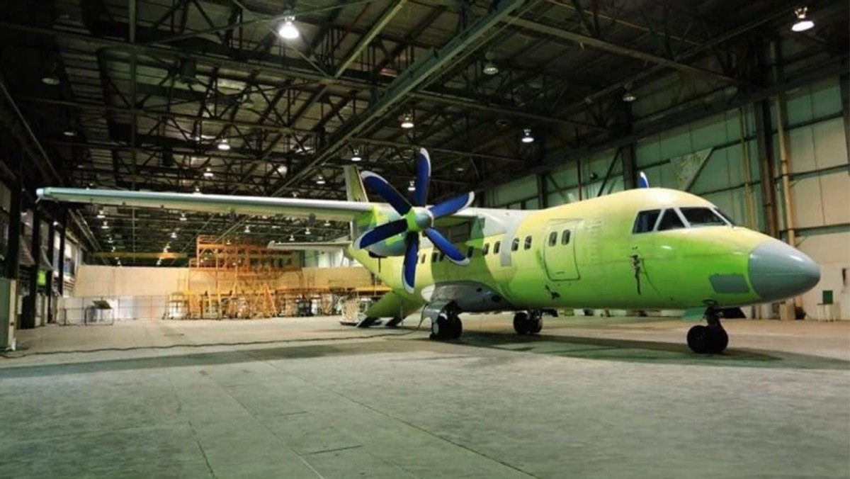 伊朗国产轰炸机,伊朗客机着陆