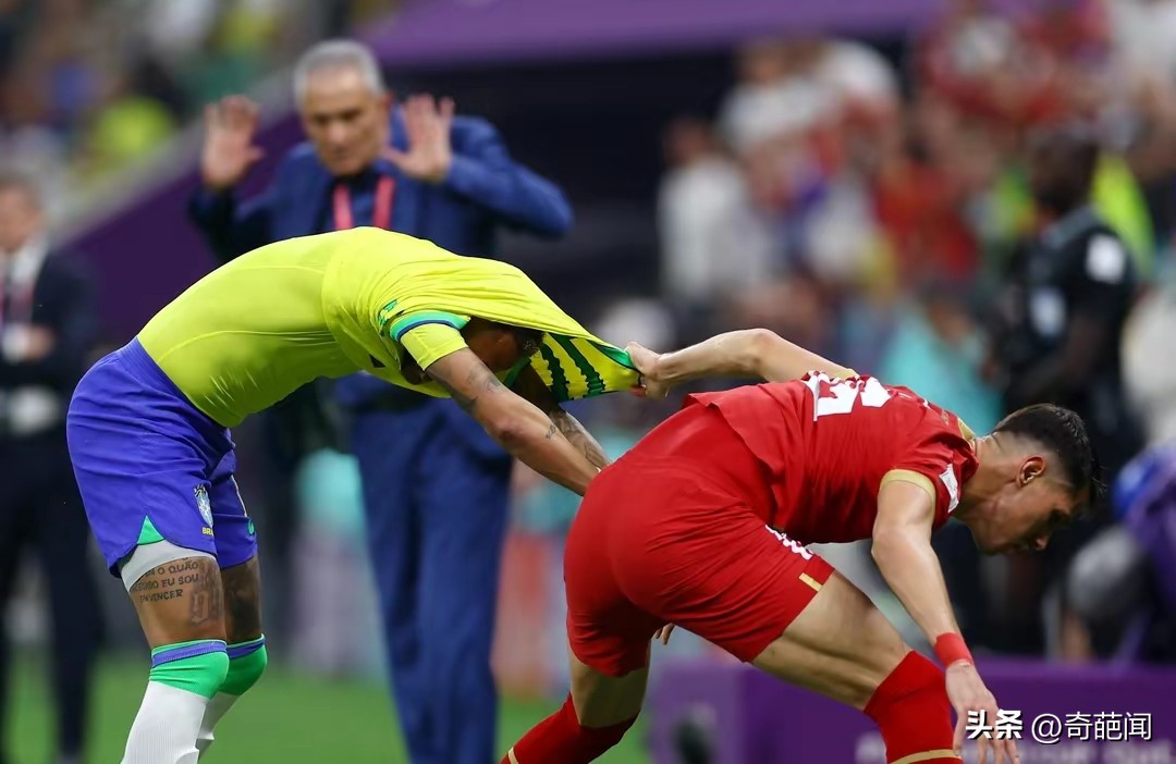 内马尔再次受伤,心疼内马尔的视频