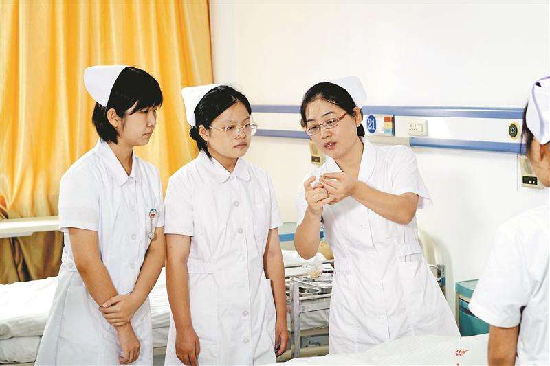 承德医学院2023转专业公布通知,承德医学院专接本招什么专业