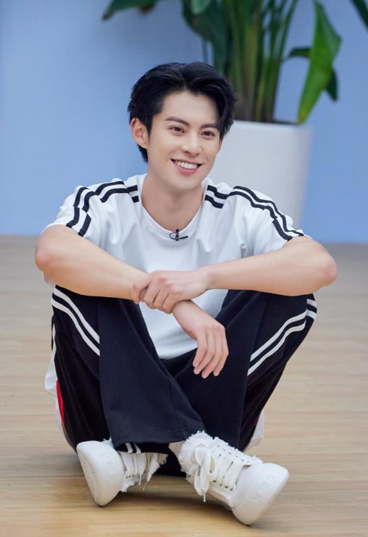 王鹤棣是不是成熟了,王鹤棣内娱的颜值天花板