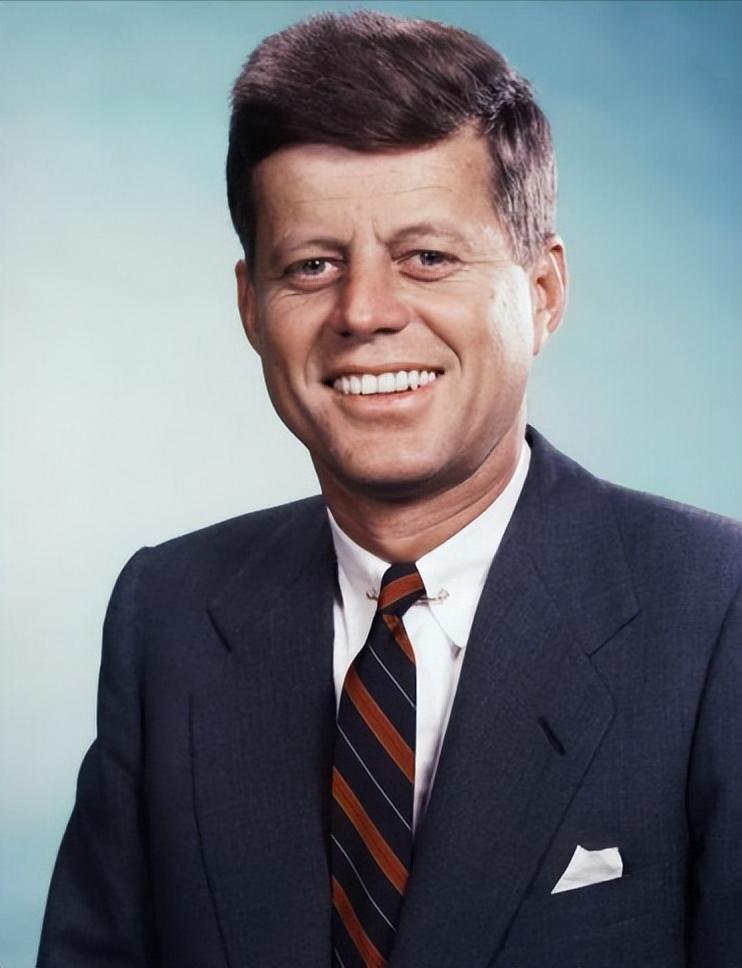 赫本曾多次出入肯尼迪办公室,赫本多次出入白宫