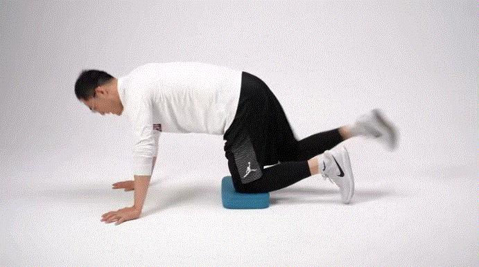 经常腰痛怎么办教你四招放松腰部,腰痛后如何让腰快速恢复正常