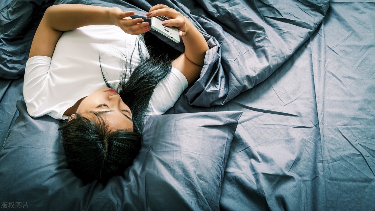 老年人睡觉时流口水是什么原因,睡觉流口水要警惕五种病怎么治疗