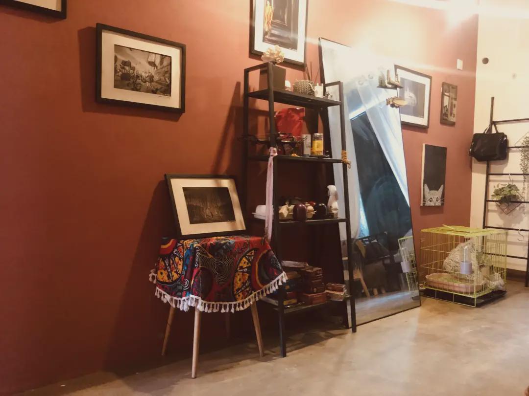 开一家十万的店倒闭了要亏多少,20几岁开个店亏得一塌糊涂