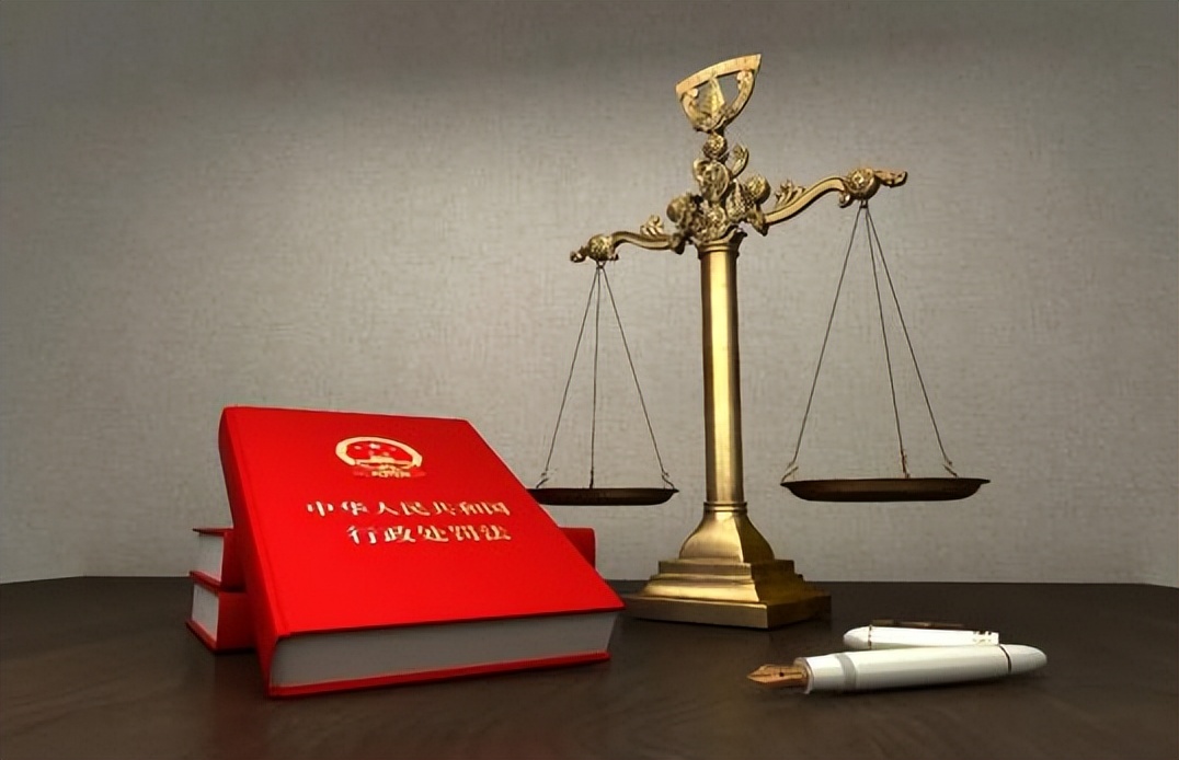 被没收*草烟**，但处罚决定书未盖章，法院判决：*草烟**局应全部返还