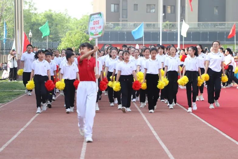 西安浐灞阳光海澜小学田径运动会,西安御锦城小学春季运动会直播