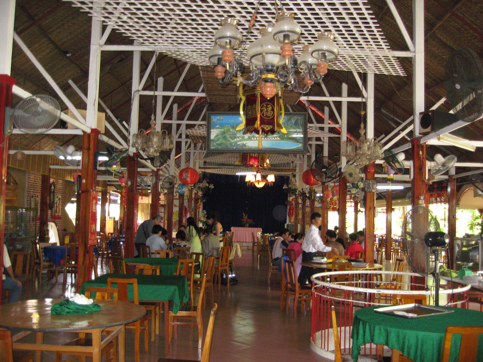 以前的西贡市和现在的胡志明市 (柬埔寨西贡和越南西贡)