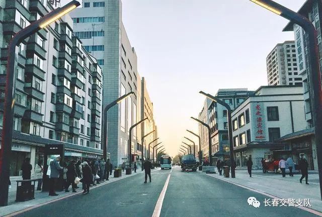 交通安全提示错峰出行,交警提示错峰出行怎么处理