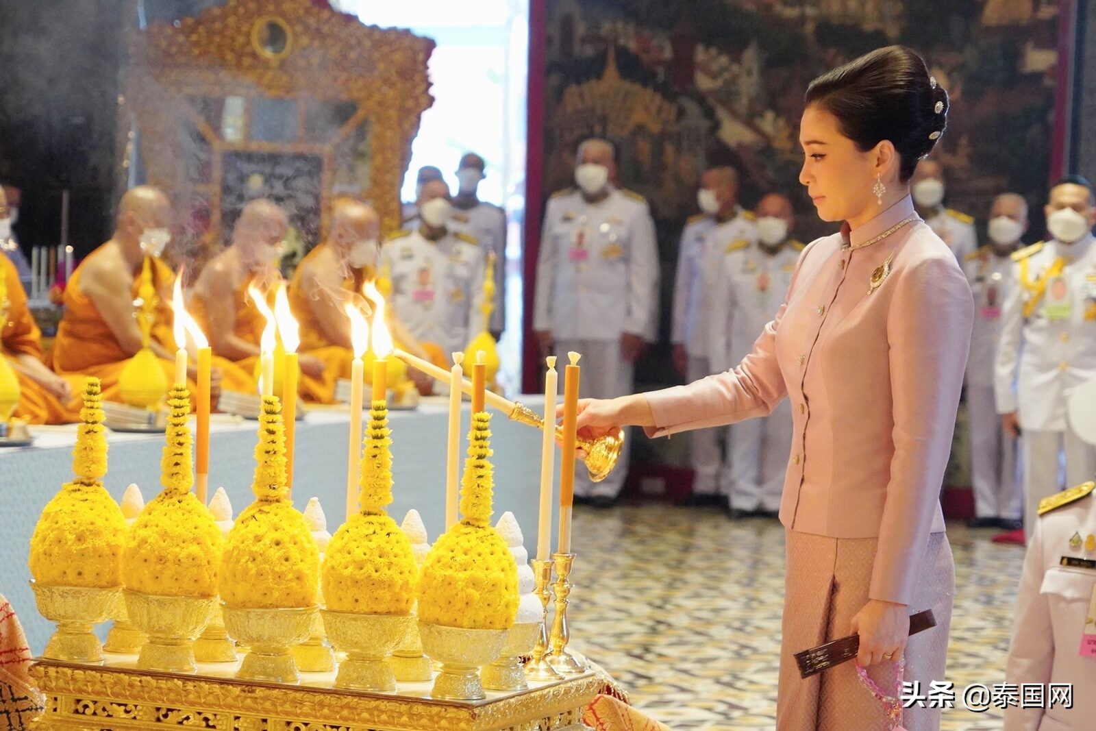 泰国节日三宝佛,泰国免费三宝佛节