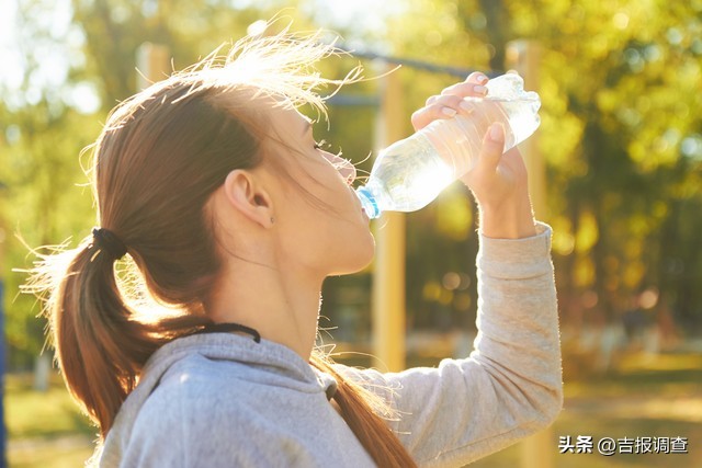 口干但又不想喝水是什么原因,口干心里烧喝水不解渴是什么原因