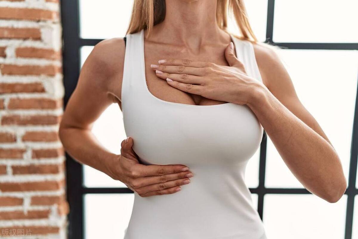 女性胸部下垂是什么原因引起的?医生提醒:三个原因,要注意预防