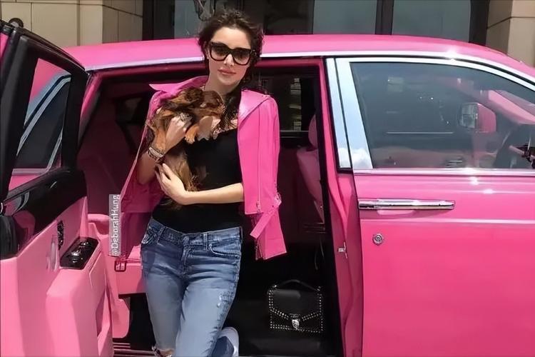 澳门赌王一口气买30台劳斯莱斯,澳门新一代赌王劳斯莱斯