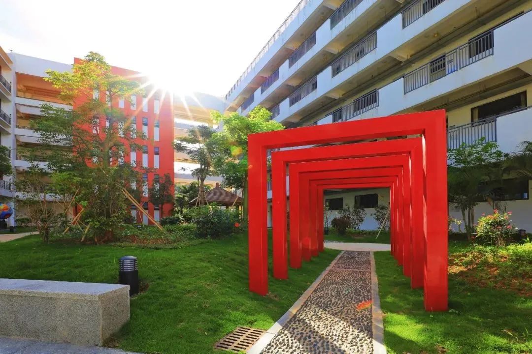 华中师大龙岗附中历任校长,华师附中深圳龙岗校区校长