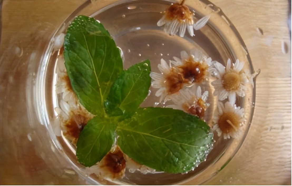 夏天多喝菊花茶排毒,夏天喝菊花茶降火么