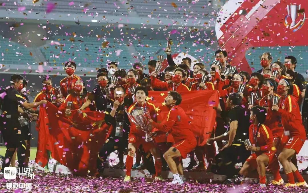 “头球建功的女足19号张琳艳,居然就是经常翘课的那位同学!”