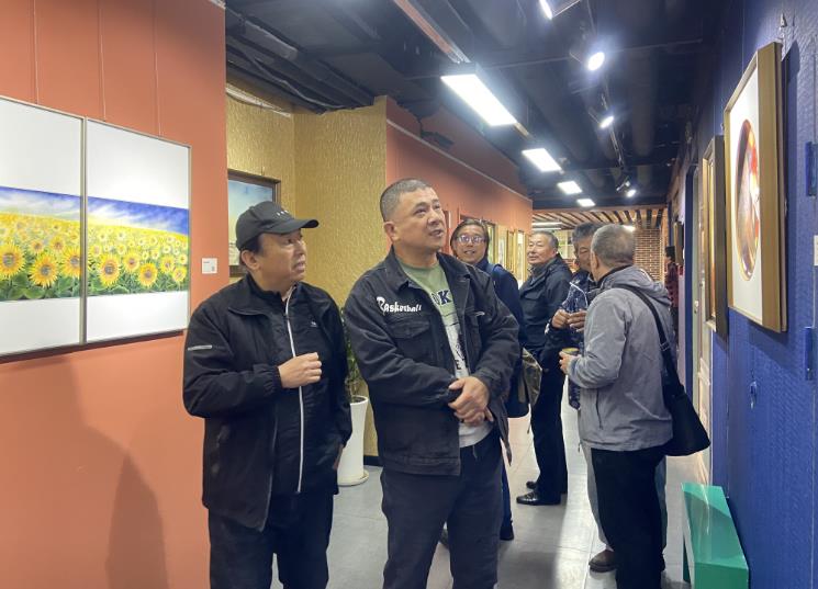 杨克瓷画展：遇见“中三彩”探寻瓷与画的完美融合