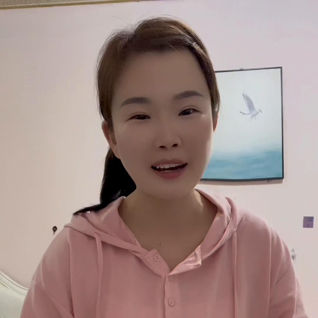 妹妹去年就想开服装店，去年没开成，带口罩原因，今年她又...