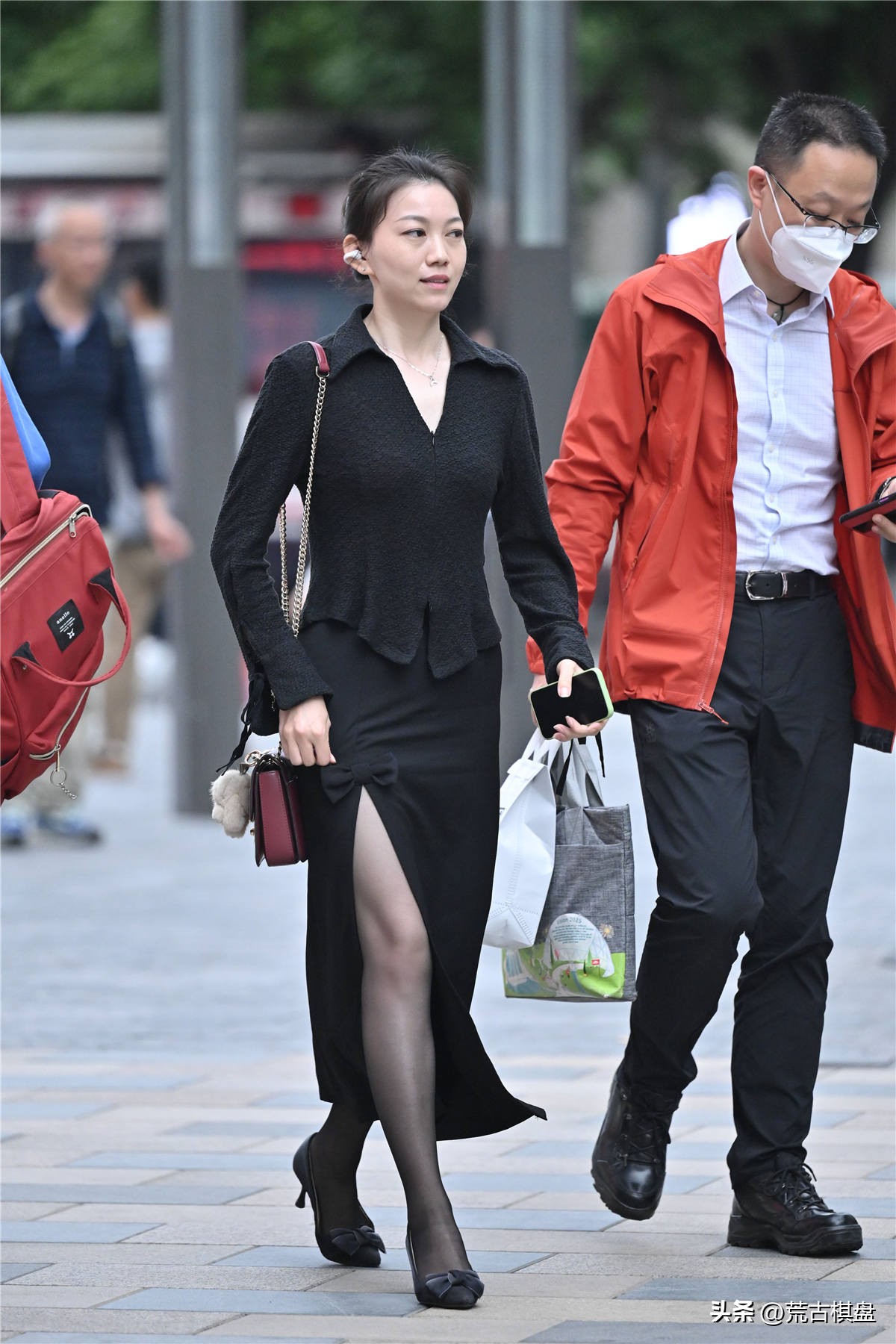 夏天黑袜子鞋怎么搭配好看,秋冬细跟鞋的穿搭