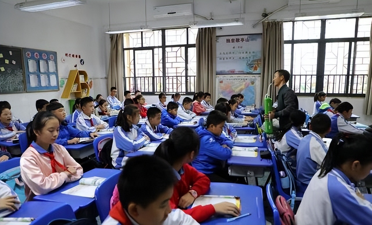 校长不让孩子穿耐克,中学校长规定不允许穿耐克进校园