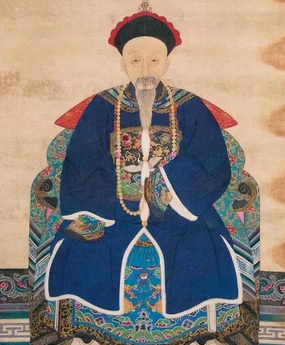 曾国藩死后的谥号是文忠,清朝官员品级排位曾国藩