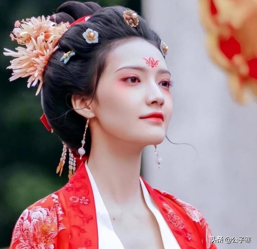 50万网友热评，全网顶流《梦华录》：独立，是一个女子最美的活法