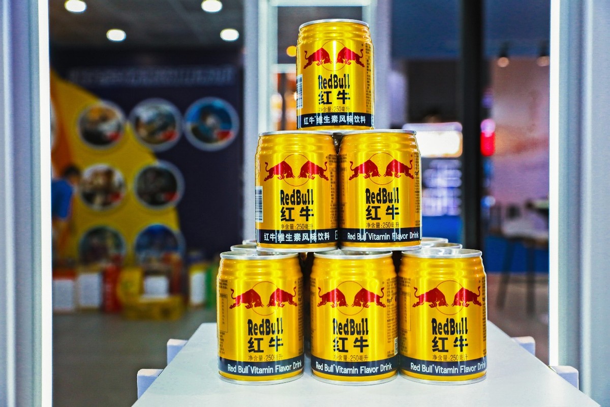 许书标和颜斌生产的红牛饮料,红牛创始人许书标几个儿子