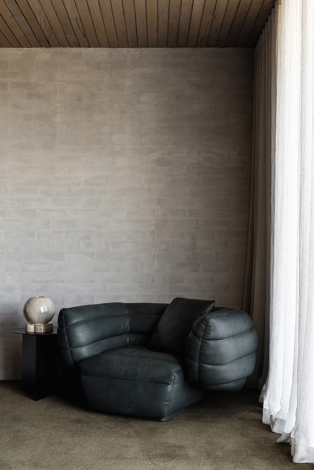 花园式极简清水混凝土别墅,混凝土极简别墅