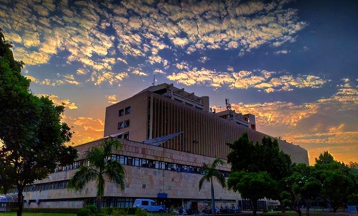 “印度人”当选英国首相后，距离“印度统治世界”还差几步？