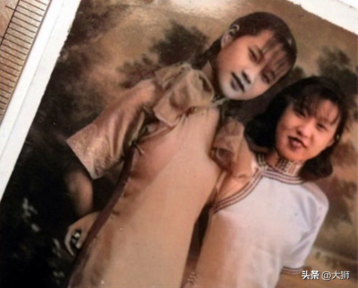 民国时候一富少，不惜重金买一块木头当老婆，缘何有此癖好？