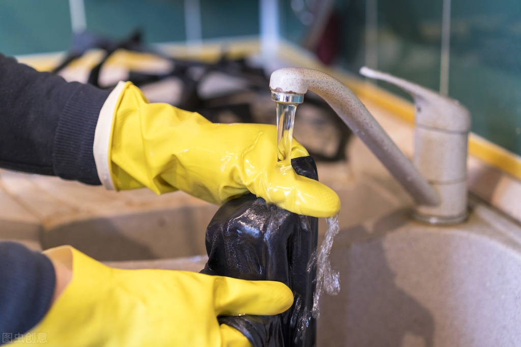 食用碱和盐放在一起的功效,食用碱跟盐一起吃有毒没