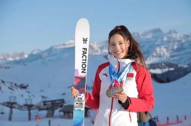 为什么谷爱凌看起来很成熟,谷爱凌冬奥后回到哪里