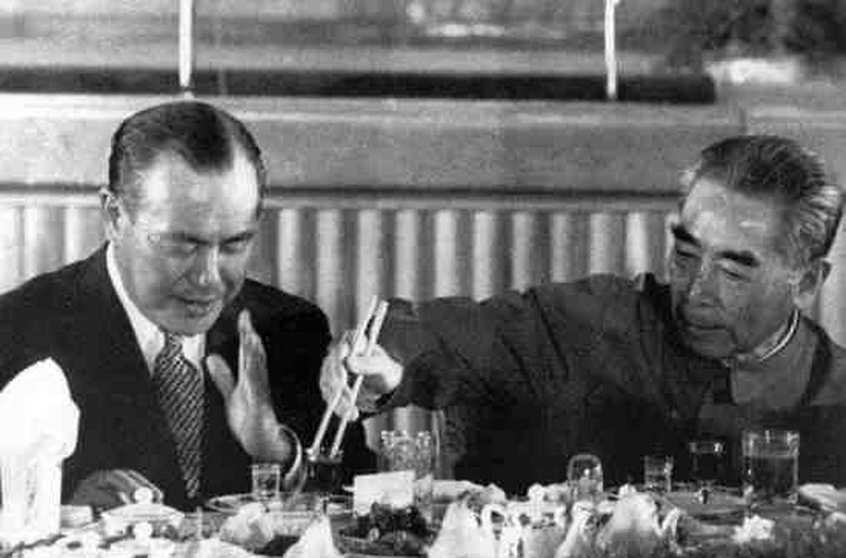 日本记者有意刁难：*鱼岛钓**归属哪国，*小平邓**的巧妙对答，让人钦佩