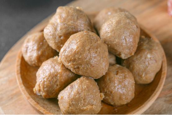 丸子这样做香脆酥软怎么吃都不腻,冬季简单又好吃的丸子
