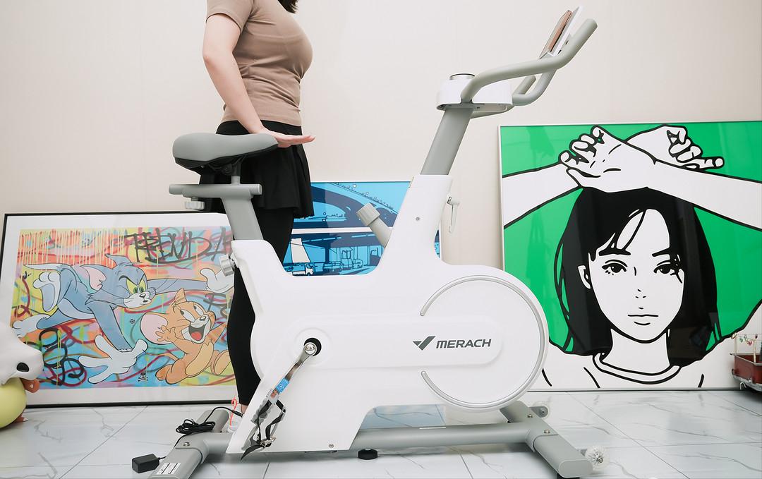 动感单车伤到膝盖了会不会很严重,动感单车不站着骑对膝盖有伤害吗