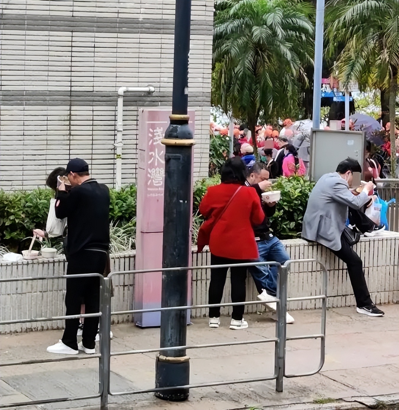 2019年去香港旅游的人还多吗,为什么去香港旅游便宜了