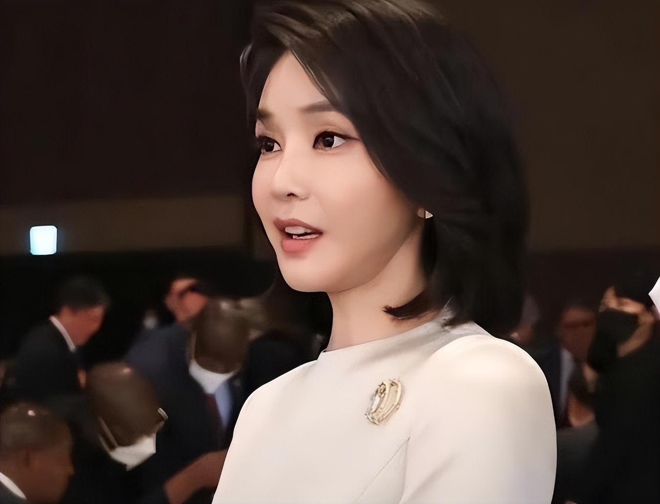 47岁西班牙王后现状,47岁西班牙王后颜值暴跌