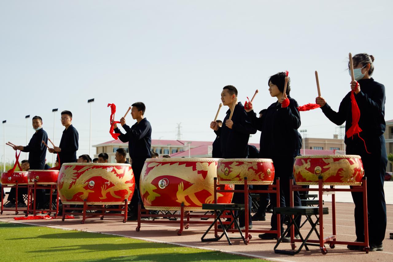 奔跑吧战士,绿茵场上尽情奔跑感受比赛的快乐