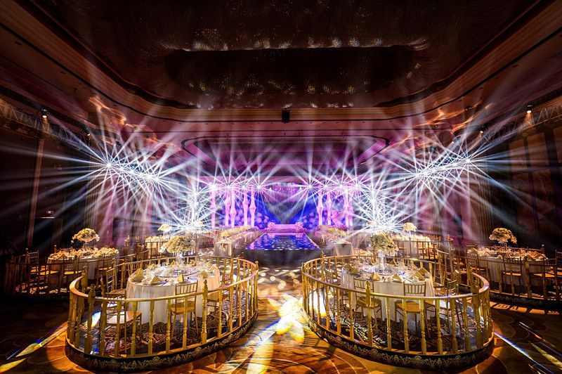 沉浸式宴会厅led全彩显示屏方案,酒店宴会厅隐藏式led显示屏