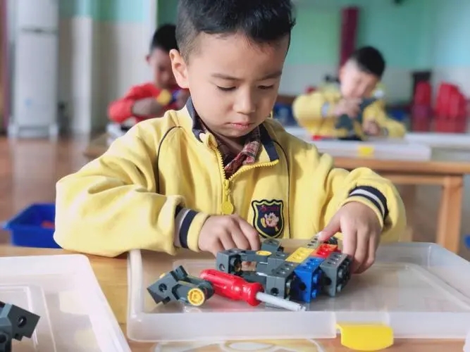 不要让教育焦虑压垮孩子,家长摆脱教育焦虑