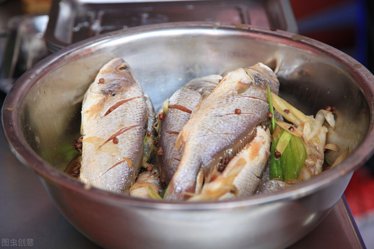 渔民一夜捕捞4900斤黄鱼,渔民一网捕获大量黄鱼