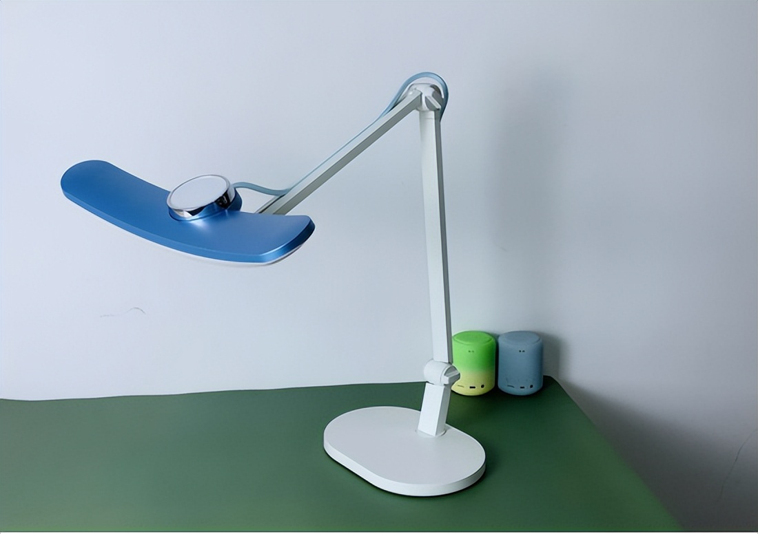 儿童护眼台灯明基和南卡,飞利浦a5台灯跟明基