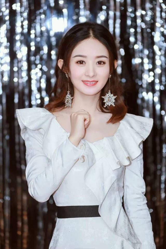 留刘海反而好看是什么原因,为什么有人留刘海更好看