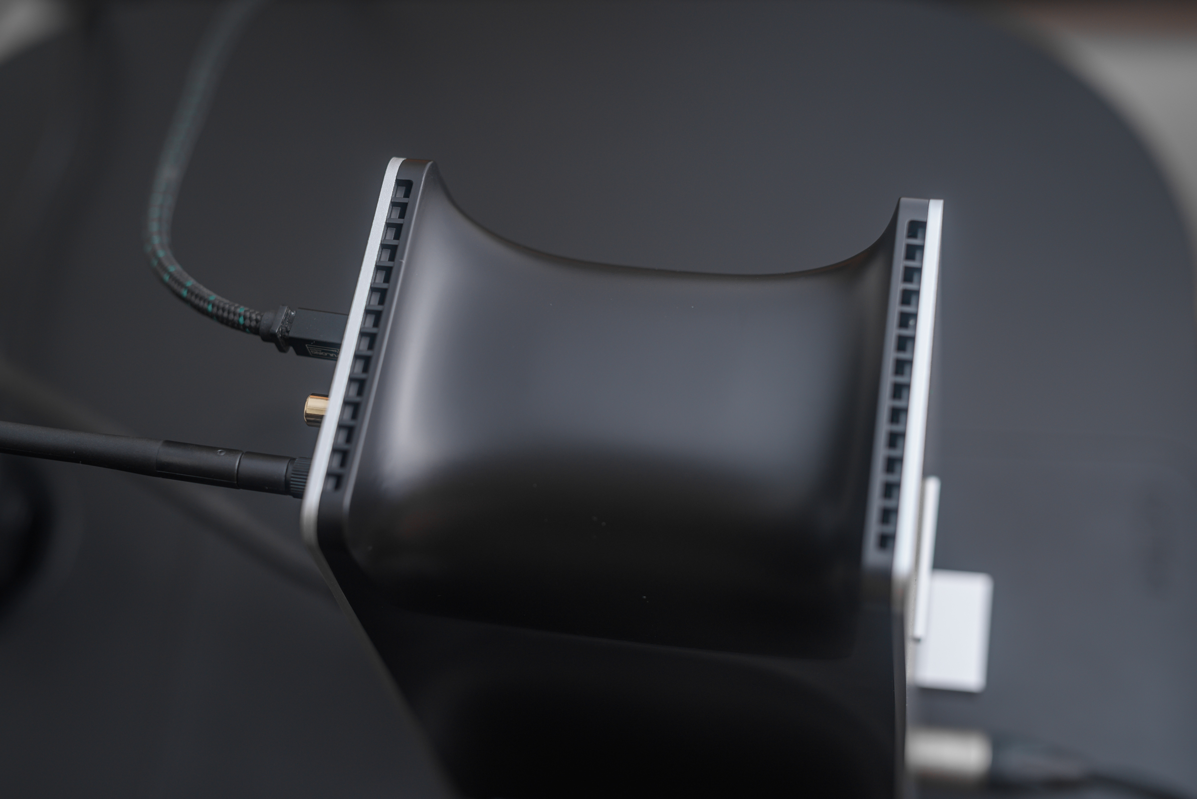 精悍如流星纯粹如清泉——简评HIFIMAN立式解码耳放一体机EF600