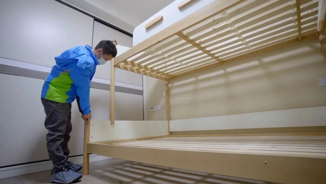 菜鸟月薪4万招快递员后续,月薪4万招人养鸡