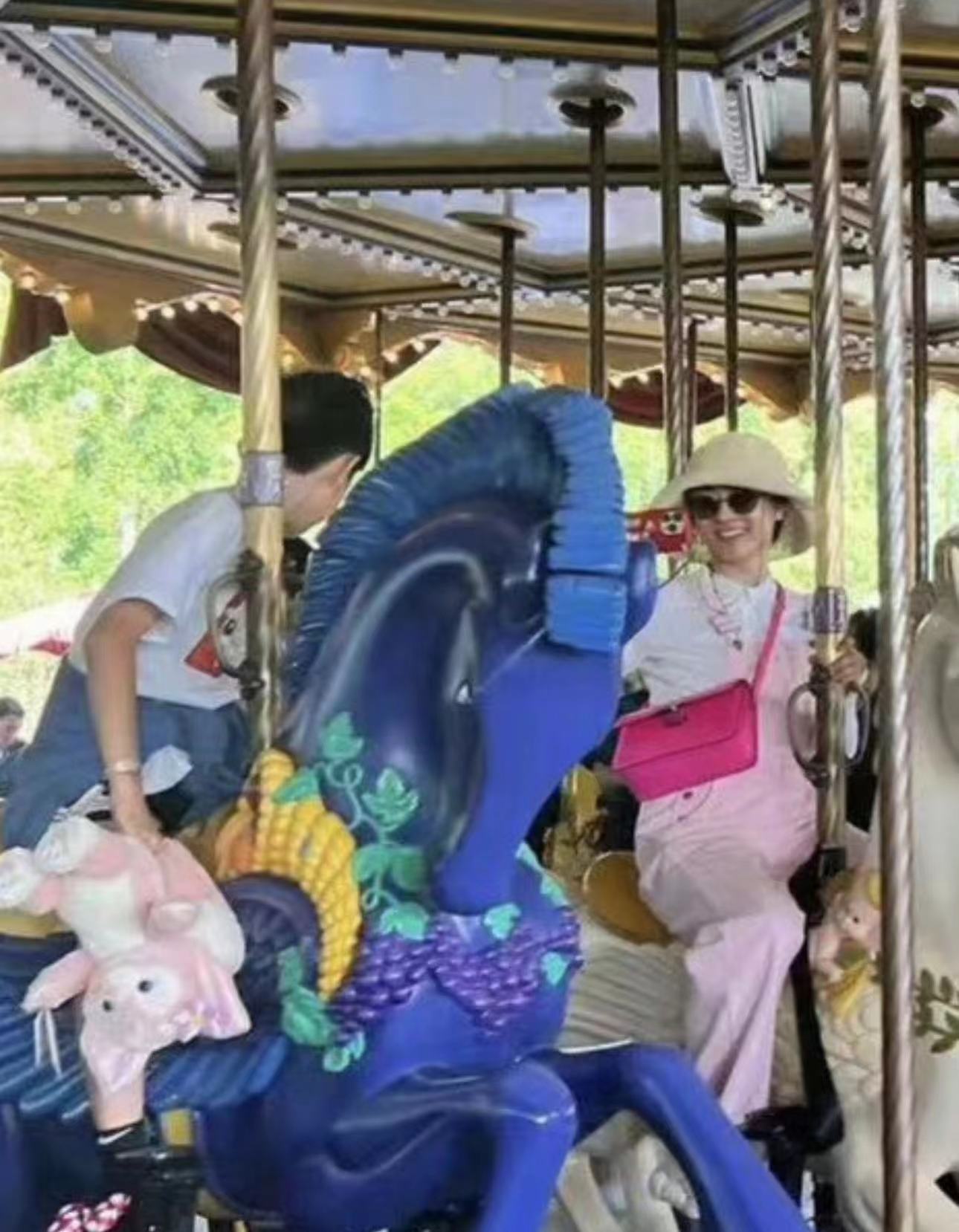 瀛欎开閭撹秴濠氬彉2022,瀛欎开閭撹秴韬珮瀵规瘮