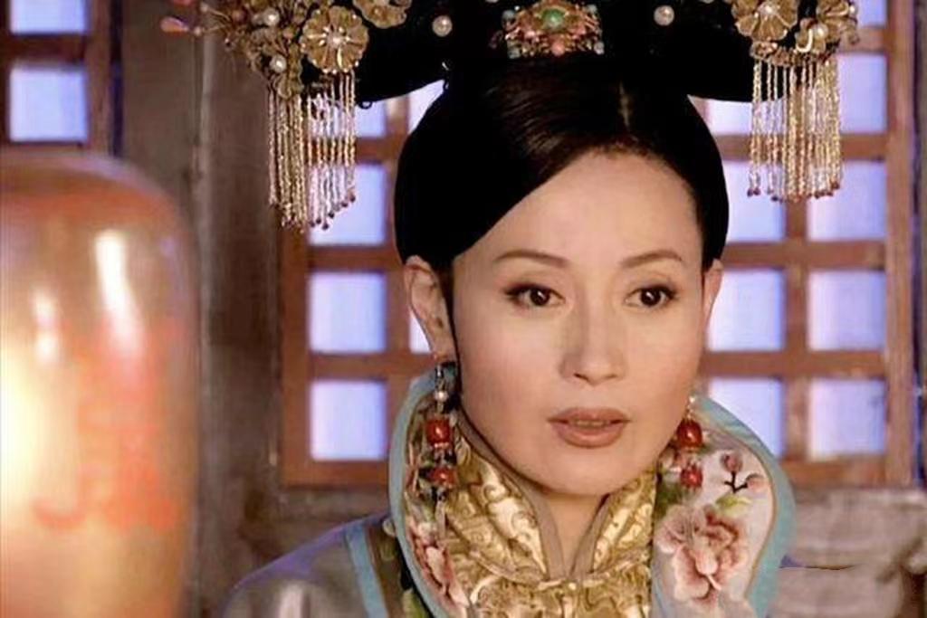 孝庄秘史大玉儿帮皇太极批奏折,孝庄秘史姑姑让大玉儿嫁给皇太极